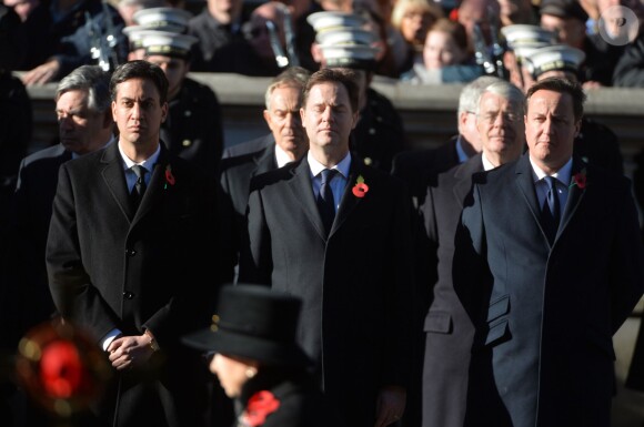 Ed Miliband, Nick Clegg et le premier ministre David Cameron lors de la cérémonie au Cénotaphe de Whitehall durant Remembrance Day à Londres le 10 novembre 2013