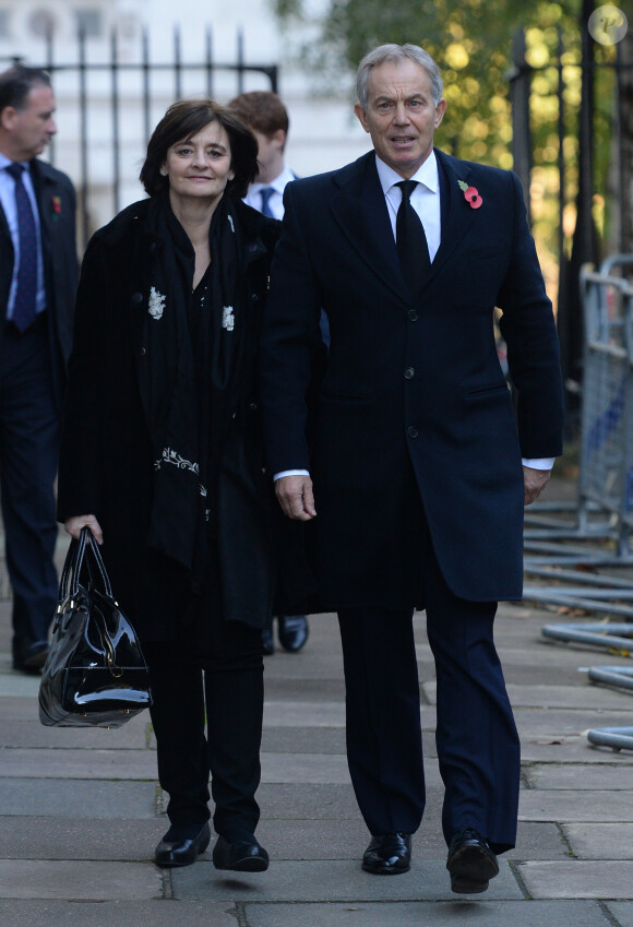 L'ex-premier ministre Tony Blair et sa femme Cherie se rendent à une cérémonie du souvenir durant Remembrance Day au Cénotaphe de Whitehall à Londres, le 10 novembre 2013