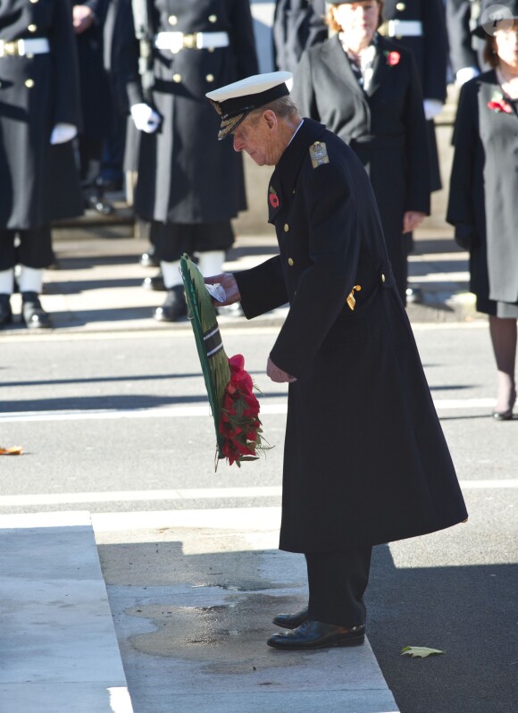 Le prince Philip, lors des cérémonie du Remembrance Day au Cénotaphe de Whitehall à Londres, le 10 novembre 2013