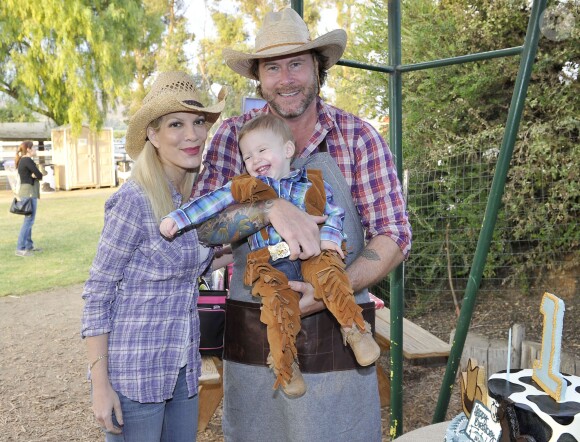 Tori Spelling et Dean McDermott fêtent le premier anniversaire de leur fils Finn et les deux ans de leur fille Hattie à Underwood Farms. Los Angeles, le 8 novembre 2013.