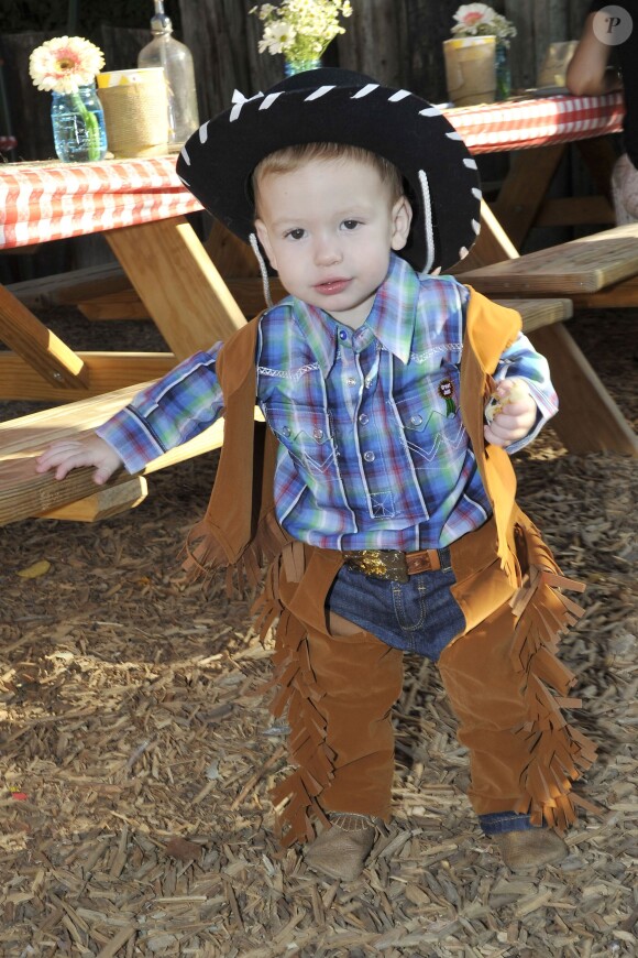Tori Spelling et Dean McDermott fêtent le premier anniversaire de leur fils Finn et les deux ans de leur fille Hattie à Underwood Farms. Los Angeles, le 8 novembre 2013.