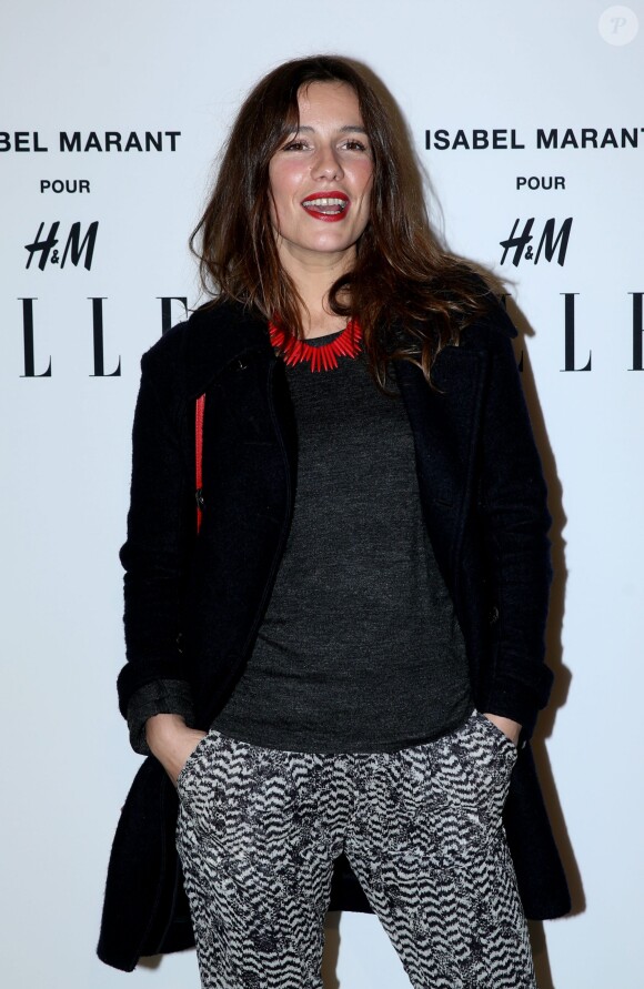 Zoe Felix assiste à la soirée "Isabel Marant pour H&M" sur les Champs Elysees à Paris le 13 novembre 2013