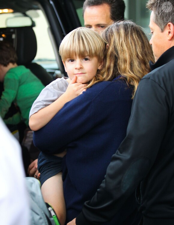 Brooke Mueller (l'ex femme de Charlie Sheen) va chercher ses enfants Bob et Max à l'école à Los Angeles, le 12 novembre 2013.