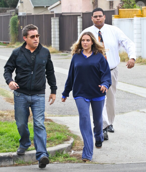 Brooke Mueller (l'ex femme de Charlie Sheen) va chercher ses enfants Bob et Max à l'école à Los Angeles, le 12 novembre 2013.