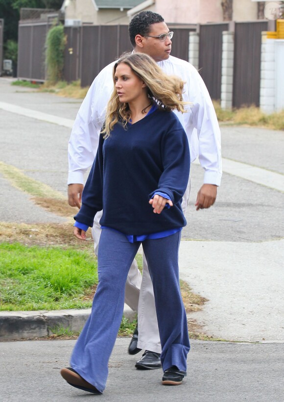 Brooke Mueller (l'ex femme de Charlie Sheen) va chercher ses enfants Bob et Max à l'école à Los Angeles, le 12 novembre 2013.