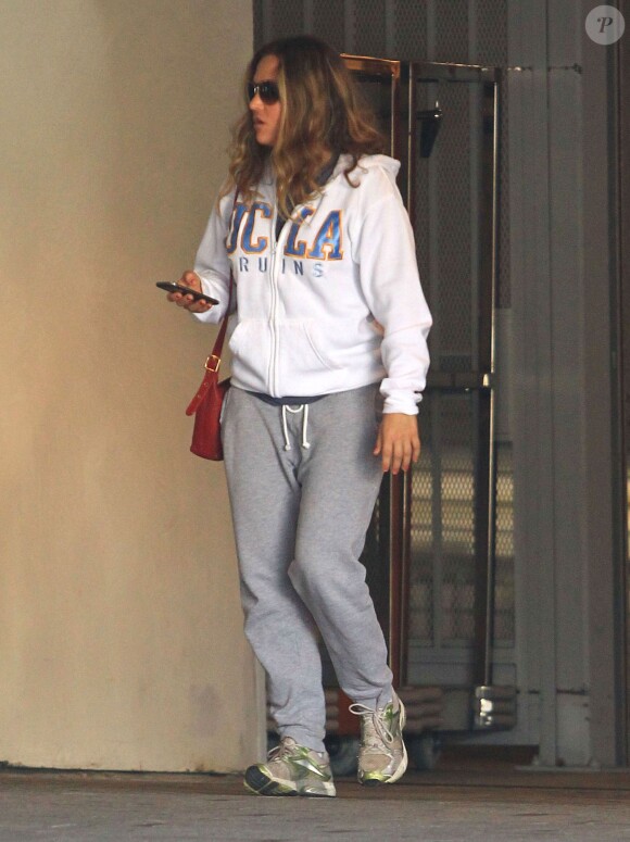 Exclusif - Brooke Mueller (l'ex femme de Charlie Sheen) fait du shopping à Beverly Hills, le 11 novembre 2013.