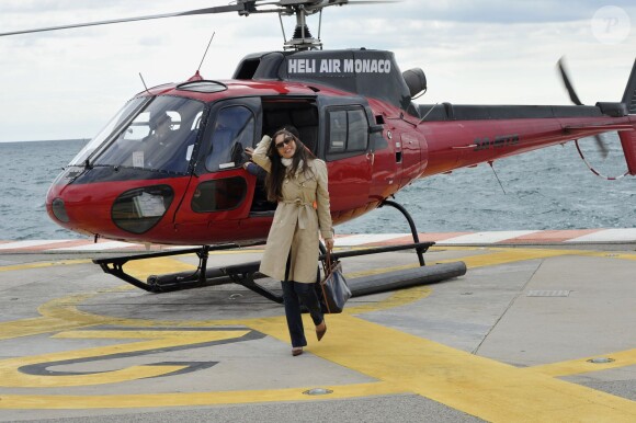 Exclusif - L'actrice italienne Caterina Murino arrive à Monaco le 26 mars 2013 pour le tournage du documentaire produit par Cyril Viguier qui sera diffusé sur France 3 pour les fêtes de fin d'année