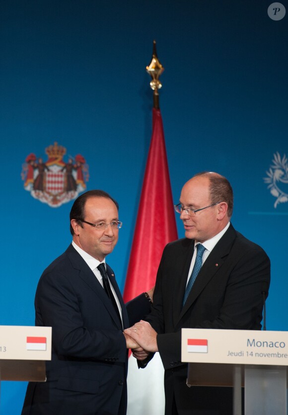 François Hollande et le prince Albert II de Monaco le 14 novembre 2013 à Monaco.