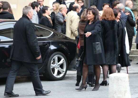 Anne Sinclair - Obsèques de Brigitte Guillemette, seconde épouse de Dominique Strauss-Kahn, en l'eglise Saint-Thomas-d'Aquin à Paris, le 7 novembre 2013.