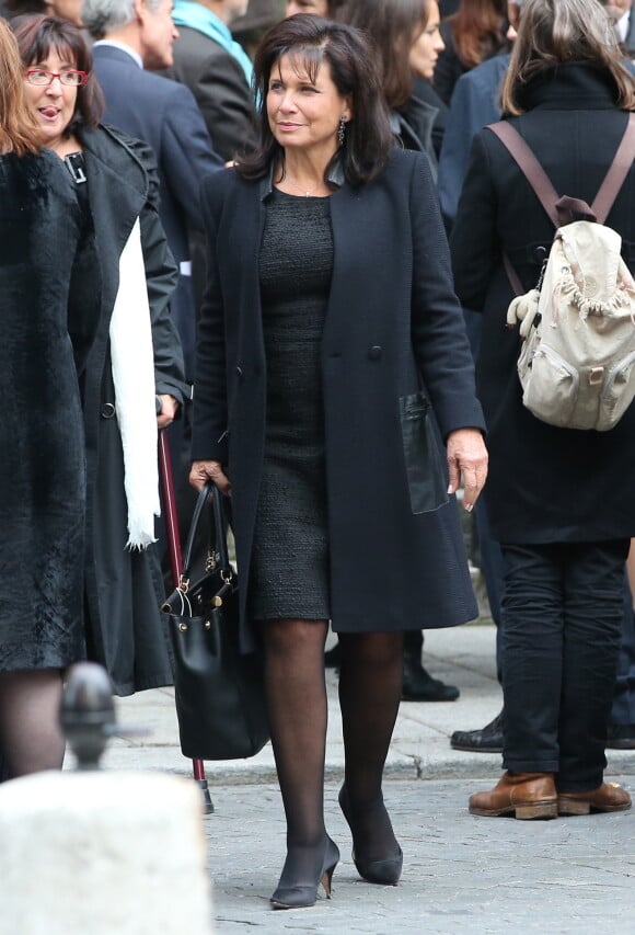 Anne Sinclair - Obsèques de Brigitte Guillemette, seconde épouse de Dominique Strauss-Kahn, en l'eglise Saint-Thomas-d'Aquin à Paris, le 7 novembre 2013.