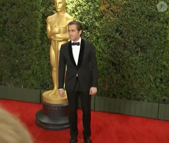 Jake Gyllenhaal lors de l'arrivée des stars à la soirée des Governors Awards où sont remis des Oscars d'honneur, à Los Angeles le 16 novembre 2013