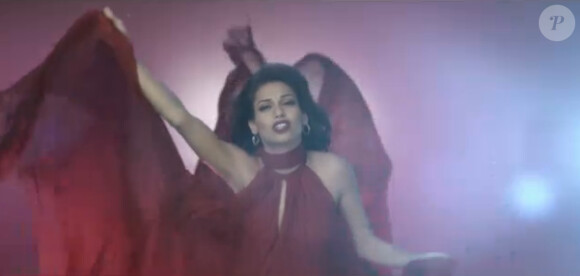 Tal, dans le clip Le Passé.