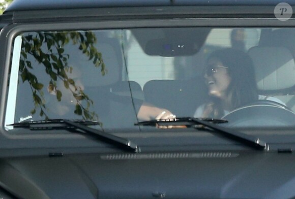 Kylie Jenner et Jaden Smith, complices à bord du 4*4 Mercedes-Benz de Kylie. West Hollywood, le 19 novembre 2013.