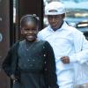 Les enfants de Madonna, Mercy James et David Banda posent pour les photographes à la sortie du centre de Kabbale à New York, le 23 novembre 2013.