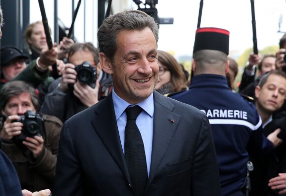 Nicolas Sarkozy, invité d'honneur d'un déjeuner organisé par l'association "Chaban Aujourd'hui" dans des locaux annexes de l'Assemblée Nationale, le 15 novembre 2013