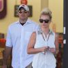 Britney Spears et son petit ami David Lucado font du shopping à Westlake, le 21 juin 2013.