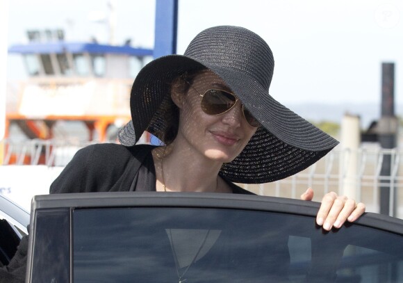 Exclusif - Angelina Jolie fait des repérages pour son prochain film "Unbroken" dans le Queensland en Australie le 16 octobre 2013.