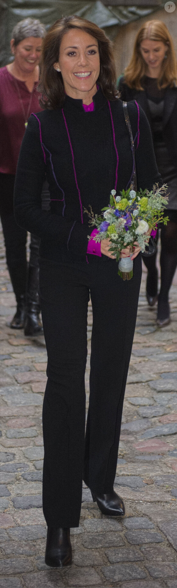 La princesse Marie de Danemark inaugurant le nouveau siège d'une association de lutte contre les violences domestiques contre les enfants, le 20 novembre 2013 à Copenhague.