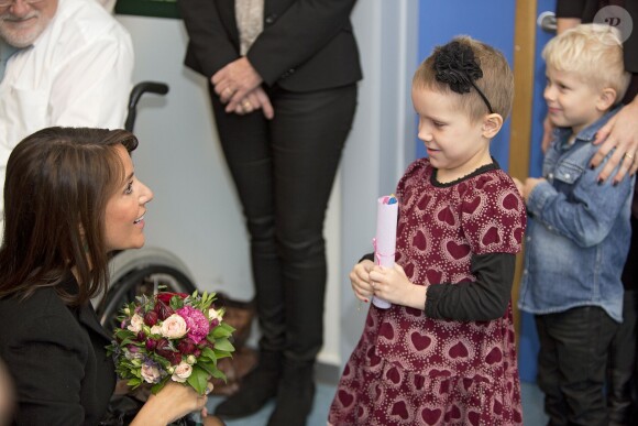 La princesse Marie de Danemark en visite dans un hôpital pour enfants de Sonderborg le 12 novembre 2013