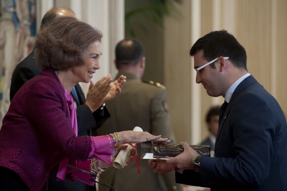 La reine Sofia d'Espagne lors de la remise des Prix Reine Sofia de la lutte anti-drogues, à la Zarzuela, à Madrid, le 27 novembre 2013