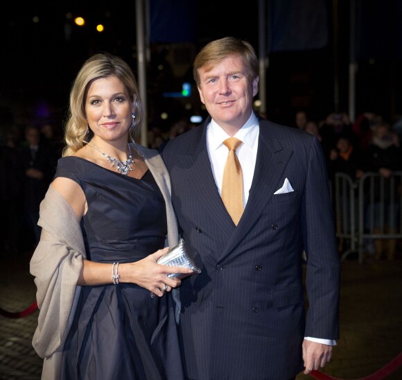 Willem-Alexander et Maxima des Pays-Bas au concert marquant le lancement des célébrations pour les 200 ans du royaume des Pays-Bas, le 30 novembre 2013 au Théâtre Circus de Scheveningen (banlieue de La Haye).
