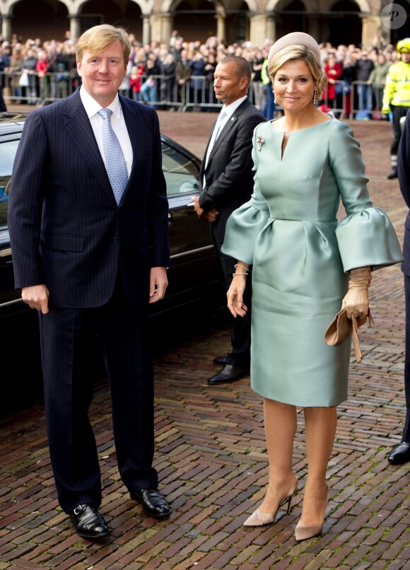 La reine Maxima arrivant avec le roi Willem-Alexander à la Salle des Chevaliers pour une cérémonie marquant le début des célébrations du bicentenaire du royaume des Pays-Bas, le 30 novembre 2013 à La Haye.