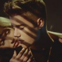 Justin Bieber : Lover dénudé et très tactile pour ''All That Matters''
