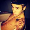 Justin Bieber possède un nouveau tatouage : un aigle sur le bras, réalisé en novembre 2013.