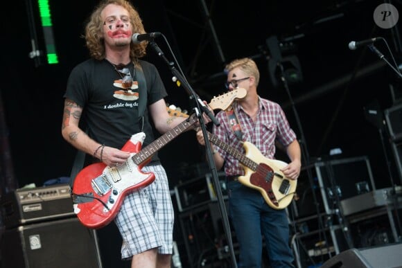 Le groupe Deer Tick, dont le chanteur John McCauley, en concert au Royaume-Uni, le 19 août 2012.