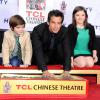 Ben Stiller avec ses enfants Quinlin Stiller et Ella Stiller lors du dépôt d'empreintes de Ben Stiller au TCL Chinese Theatre de Los Angeles, le 3 décembre 2013.