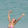 Exclusif - Behati Prinsloo en pleine séance photo pour Victoria's Secret sur une plage à Saint-Barthelemy. Le 21 novembre 2013.