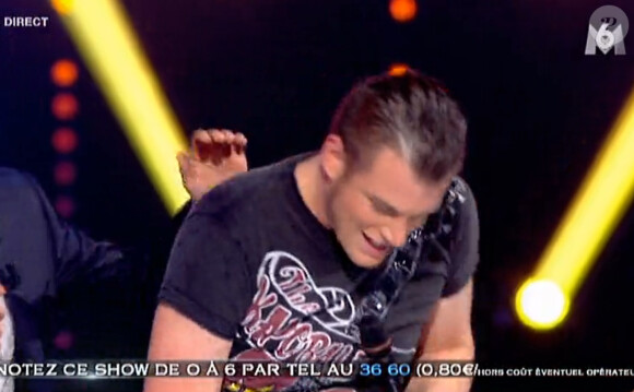 Norbert Tarayre chute en direct dans "Ice Show" (M6), mardi 4 décembre 2013.