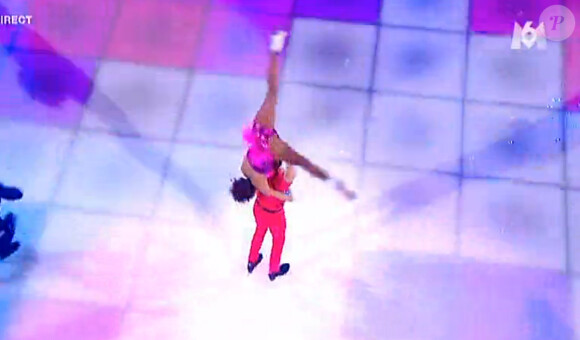 Chloé Mortaud a mis le feu sur le glace d'Ice Show, mardi 4 décembre 2013.