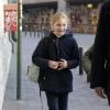 La princesse héritière Elisabeth de Belgique, 12 ans, quittant le collège Saint-Jean Berchman à Bruxelles le 3 décembre 2013 sous escorte policière, suite aux menaces d'enlèvement dont elle a fait l'objet.