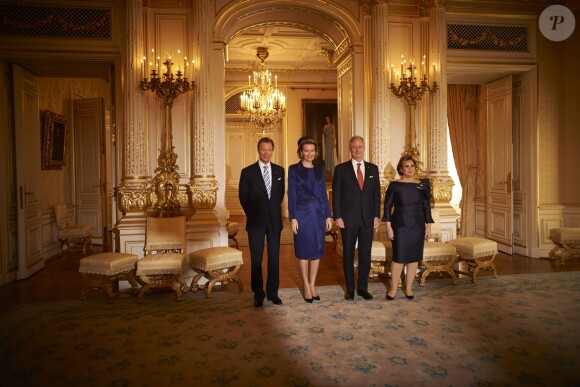 Le roi Philippe et la reine Mathilde de Belgique effectuaient le 2 décembre 2013 leur visite inaugurale au grand-duché de Luxembourg, accueillis par le grand-duc Henri et la grande-duchesse Maria Teresa, quelques heures après avoir découvert des menaces d'enlèvement concernant leur fille la princesse héritière Elisabeth de Belgique, âgée de 12 ans.