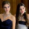 Zita d'Hauteville en Vivienne Westwood et Kyra Kennedy en Dior, toutes deux parées de bijoux de la Maison suisse Bucherer, au Bal des Débutantes le 30 novembre 2013 à l'Automobile Club de France de Paris