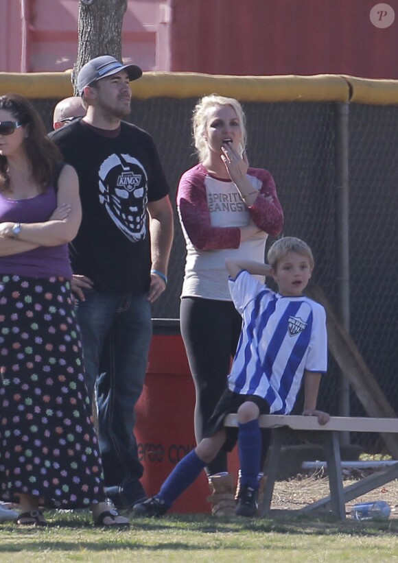 Britney Spears avec ses fils et son petit ami David Lucado, à Los Angeles. Le 9 novembre 2013.