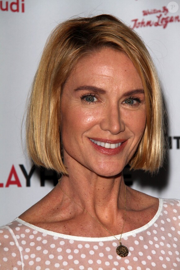 Kelly Lynch lors de la première de I'll Eat You Last: A Chat With Sue Mengers à Westwood, Los Angeles, le 5 décembre 2013.