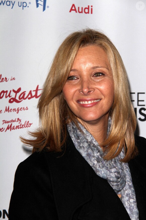 Lisa Kudrow lors de la première de I'll Eat You Last: A Chat With Sue Mengers à Westwood, Los Angeles, le 5 décembre 2013.