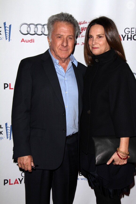 Dustin Hoffman et Lisa Gottsegen lors de la première de I'll Eat You Last: A Chat With Sue Mengers à Westwood, Los Angeles, le 5 décembre 2013.