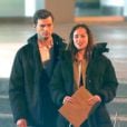 Jamie Dornan (Christian Grey) et Dakota Johnson (Anastasia Steele) en action sur le tournage de Fifty Shades of Grey à Vancouver, le 8 décembre 2013.