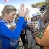 La reine Maxima des Pays-Bas très enthousiaste lors de son arrivée en Ethiopie le 9 décembre 2013 pour une visite officielle en sa qualité d'ambassadrice spéciale des Nations-unies pour la microfinance en faveur du microdéveloppement.