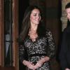 Kate Middleton glamour en Alice Temperley lors de la projection du documentaire de David Attenborough sur le Musée d'Histoire Naturelle à Londres, le 11 décembre 2013.