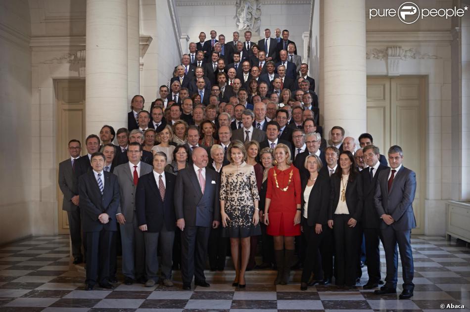  La reine Mathilde de Belgique recevait dans la matinée du 11 décembre 2013 les nouveaux titulaires d&#039;un mandat de fournisseur officiel du palais. 