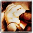Première photo de la main de Berkeley, la fille de Rockmond Dunbar, née le 6 décembre 2013 à Los Angeles.