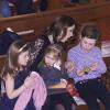 Le prince Christian prêt pour les championnats de Rubik's Kub ? Le prince Frederik et la princesse Mary assistaient avec leurs enfants, le prince Christian (8 ans), la princesse Isabella (6 ans), et les jumeaux Vincent et Joséphine (bientôt 3 ans), au concert de Noël du choeur d'enfants du Conservatoire royal de musique, le 15 décembre 2013 en l'église d'Isaiah à Copenhague.