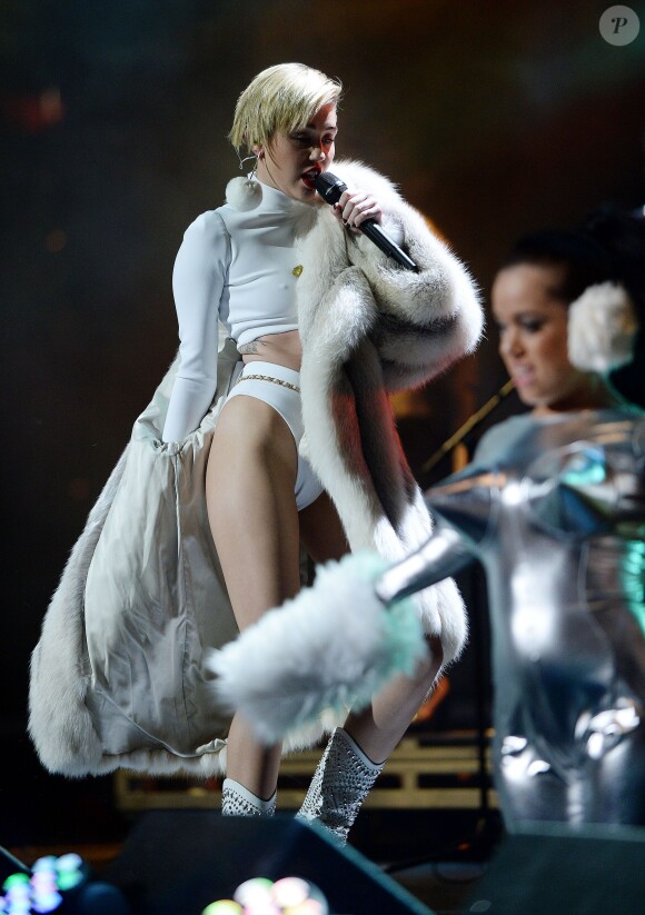 Miley Cyrus en concert à Washington dans le cadre du Jingle Ball, le 16 décembre 2013