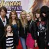 Billy Ray Cyrus, Miley Cyrus, Tish Cyrus et le reste de la famille Cyrus à Los Angeles, le 2 avril 2009.