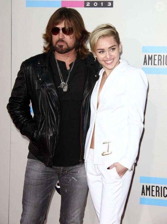 Billy Ray Cyrus et Miley Cyrus lors des "American Music Awards 2013" à Los Angeles, le 24 novembre 2013.