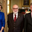  Le roi Philippe de Belgique et la reine Mathilde accueillaient le 16 décembre 2013 le Prix Nobel de Physique François Englert, récompensé pour ses travaux sur le boson de Higgs, au palais royal, à Bruxelles. 